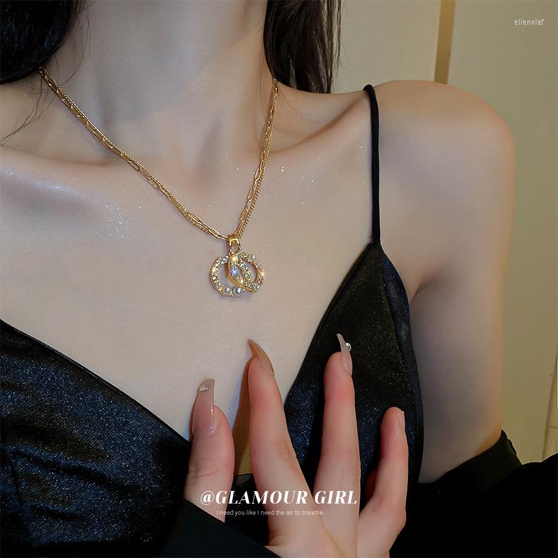 Choker Set Diamond Pearl Double Circle Letter A Layer Necklace French Design Feeling INS Clavicle Chain
Choker Set Diamond Pearl Double Circle Letter A Layer Necklace French Design Feeling INS Clavicle Chain