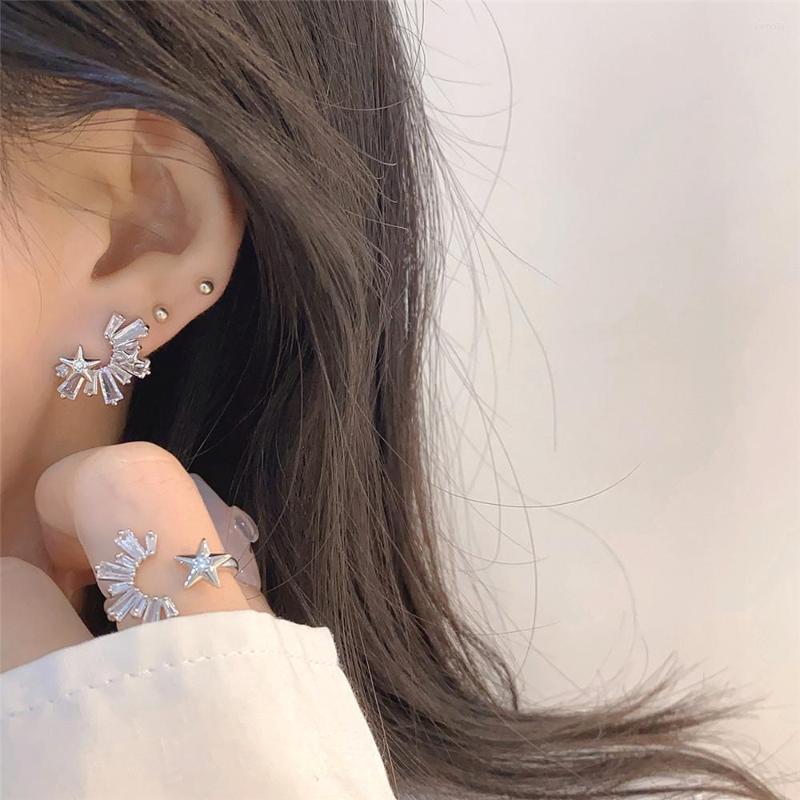 Hoop Earrings Independent Design Fashion Exquisite T Square Zirconia Fireworks Five-Pointed Star Simple Daily Female Ring
Hoop Earrings Independent Design Fashion Exquisite T Square Zirconia Fireworks Five-Pointed Star Simple Daily Female Ring