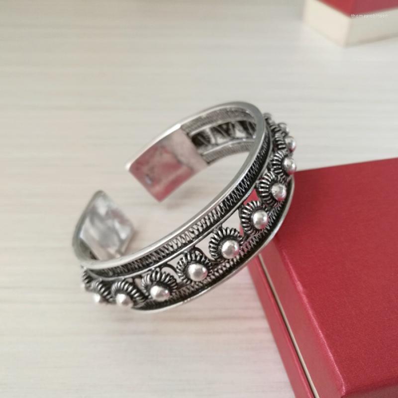 Bangle Guizhou Miao Ornament Ethnic Style Ancient Handmade Retro Hollow Cloisonne Silver Bracelet
Bangle Guizhou Miao Ornament Ethnic Style Ancient Handmade Retro Hollow Cloisonne Silver Bracelet