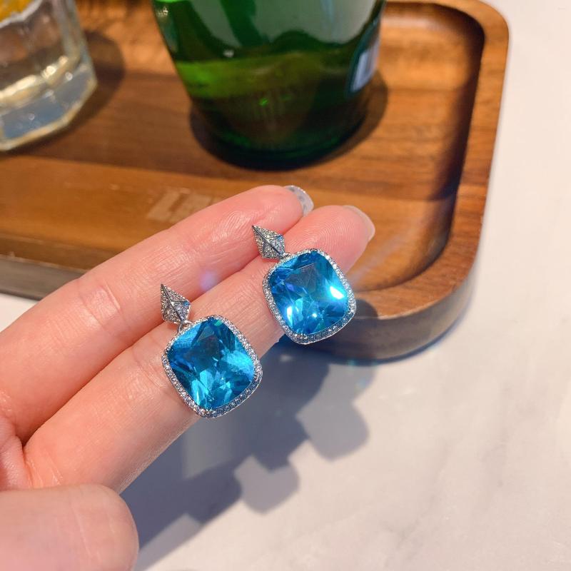 Stud Earrings EYIKA Luxury Square Blue Crystal Cubic Zirconia Sparkling Aretes De Mujer Elegant Jewelry Accessories For Women 
Stud Earrings EYIKA Luxury Square Blue Crystal Cubic Zirconia Sparkling Aretes De Mujer Elegant Jewelry Accessories For Women
