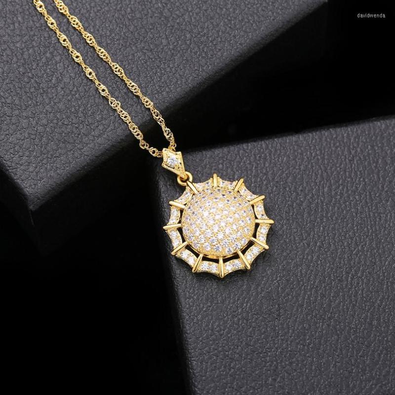 Chains High Quality Dazzling Cubic Zirconia Vintage Copper Jewelry For Men Luxury Wedding Necklaces Women Engagement Gifts Pendants
Chains High Quality Dazzling Cubic Zirconia Vintage Copper Jewelry For Men Luxury Wedding Necklaces Women Engagement Gifts Pendants