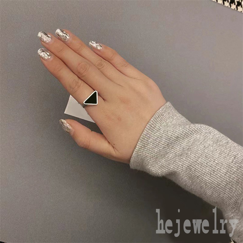 Summer mens rings for women finish stainless steel triangle opening simple Ring band letters party street enamelled wedding modern love ring promise ZB040 F23
Summer mens rings for women finish stainless steel triangle opening simple Ring band letters party street enamelled wedding modern love ring promise ZB040 F23