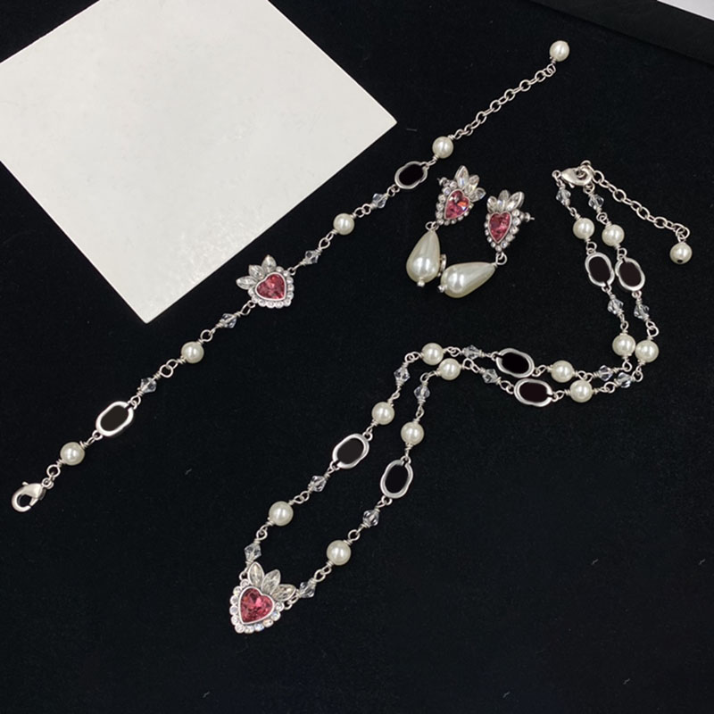 Ruby Love Party Necklaces Women Carrot Charm Drops Pearl Rings Lady Diamonds Bracelets
Ruby Love Party Necklaces Women Carrot Charm Drops Pearl Rings Lady Diamonds Bracelets