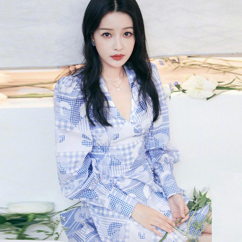 Casual Dresses S- High Quality Autumn 2023 Blue V-neck Break Skirt Waist Is Thin And Irregular Printing Commuter Woman Dress, Multi
Casual Dresses S- High Quality Autumn 2023 Blue V-neck Break Skirt Waist Is Thin And Irregular Printing Commuter Woman Dress, Multi