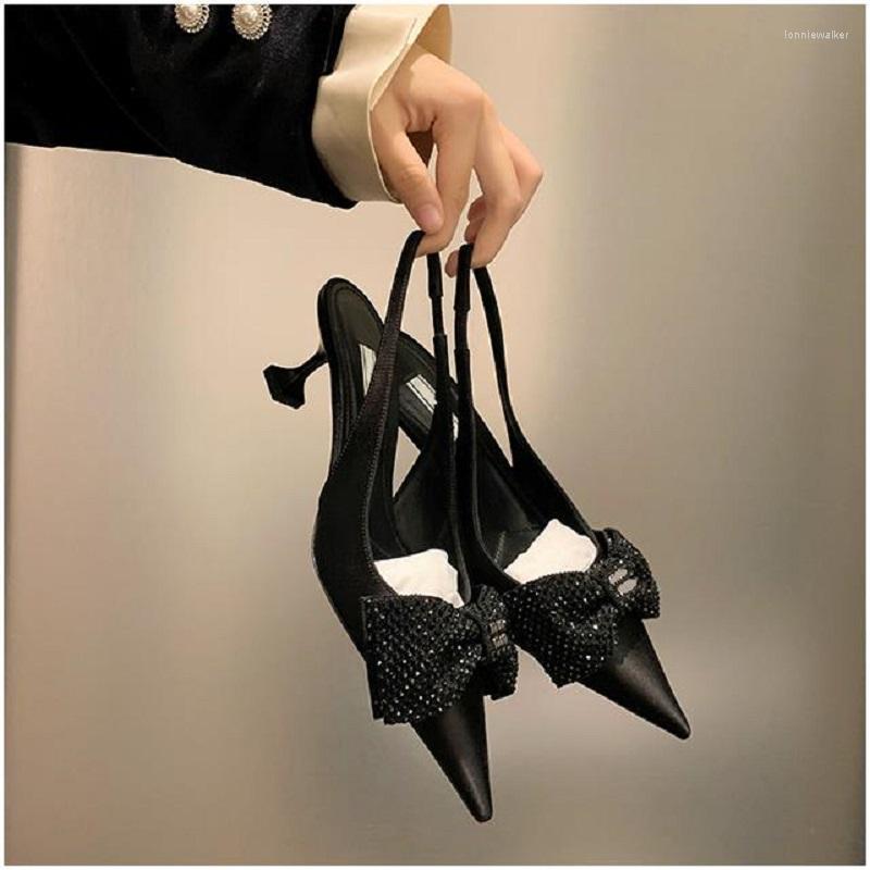Sandals Elegant Temperament Socialite 2023 Style Thin-heeled Rhinestone Bow Mid-heel Hollow Pointy One-shoe Women, All in black
Sandals Elegant Temperament Socialite 2023 Style Thin-heeled Rhinestone Bow Mid-heel Hollow Pointy One-shoe Women, All in black