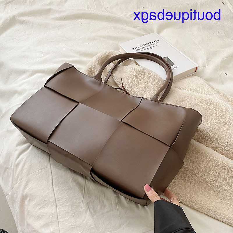 Luxury Bottegss Venetss Arco Evening Bags online store large capacity bag 2023 autumn and winter High-grade new women's fashion co With logo UNOQ, Black5
Luxury Bottegss Venetss Arco Evening Bags online store large capacity bag 2023 autumn and winter High-grade new women's fashion co With logo UNOQ, Black5