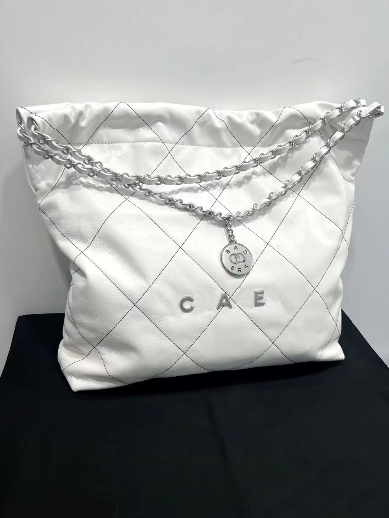 Latest Products Travel Women's Shopping Tote leather garbage bag Clutch Simple retro classic fashion luxury women's menswear designer, #24
Latest Products Travel Women's Shopping Tote leather garbage bag Clutch Simple retro classic fashion luxury women's menswear designer, #24