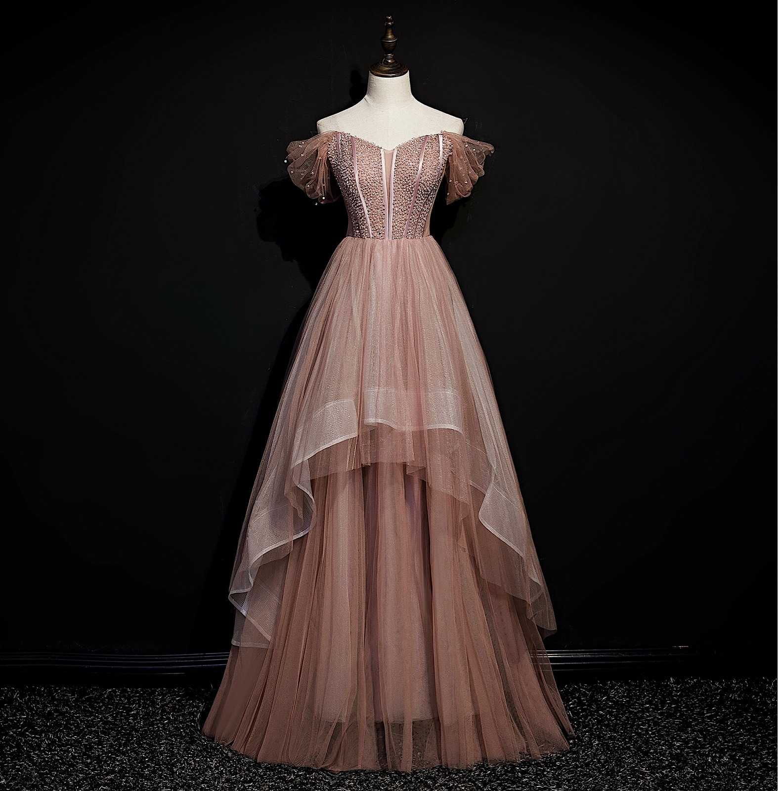 Bean Paste Pink Prom Dresses Off Shoulder Shiny Sequins Pleat Beading Bride Party Long A-line Formal Ceremony Evening Gown New, Same as picture
Bean Paste Pink Prom Dresses Off Shoulder Shiny Sequins Pleat Beading Bride Party Long A-line Formal Ceremony Evening Gown New, Same as picture