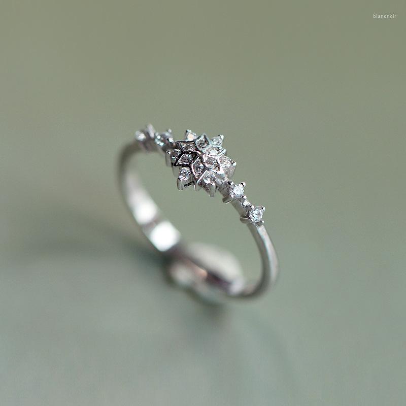 Wedding Rings Luxury Women Flower Snowflake Ring Silver Plated Eternity Band Promise Love Engagement For
Wedding Rings Luxury Women Flower Snowflake Ring Silver Plated Eternity Band Promise Love Engagement For