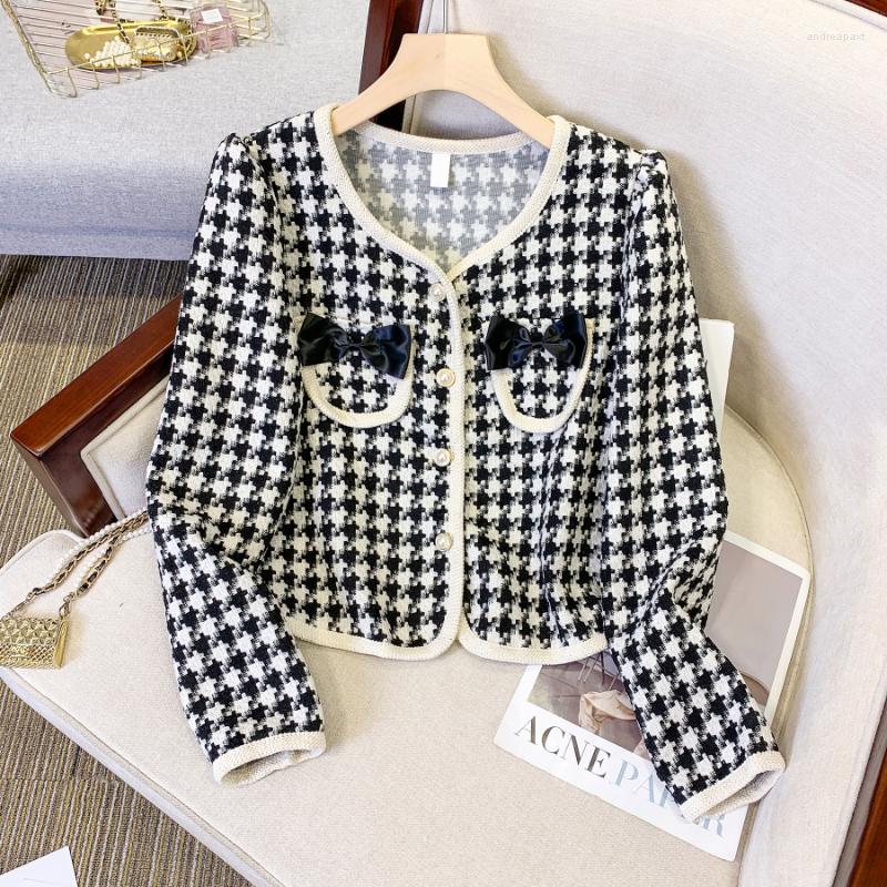 Women' Knits Women' Autumn And Winter French High-end Temperament V-neck Long Sleeve Vintage Plaid Tweed Fashion Short Cardigan Coat, Picture color
Women' Knits Women' Autumn And Winter French High-end Temperament V-neck Long Sleeve Vintage Plaid Tweed Fashion Short Cardigan Coat, Picture color