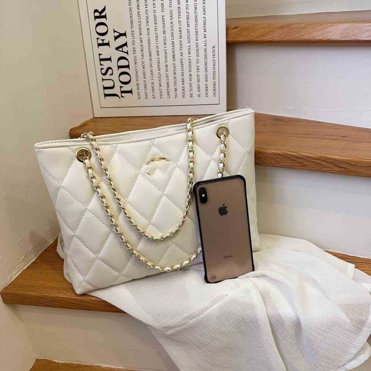 Designer Channel Cc Women Chanei Bag Lingge Chain Large Bag Women's 2023 New Fashion Versatile Soft Leather Large Capacity Shoulder Bag Tote Bag Wallet Round White Bag, Black
Designer Channel Cc Women Chanei Bag Lingge Chain Large Bag Women's 2023 New Fashion Versatile Soft Leather Large Capacity Shoulder Bag Tote Bag Wallet Round White Bag, Black