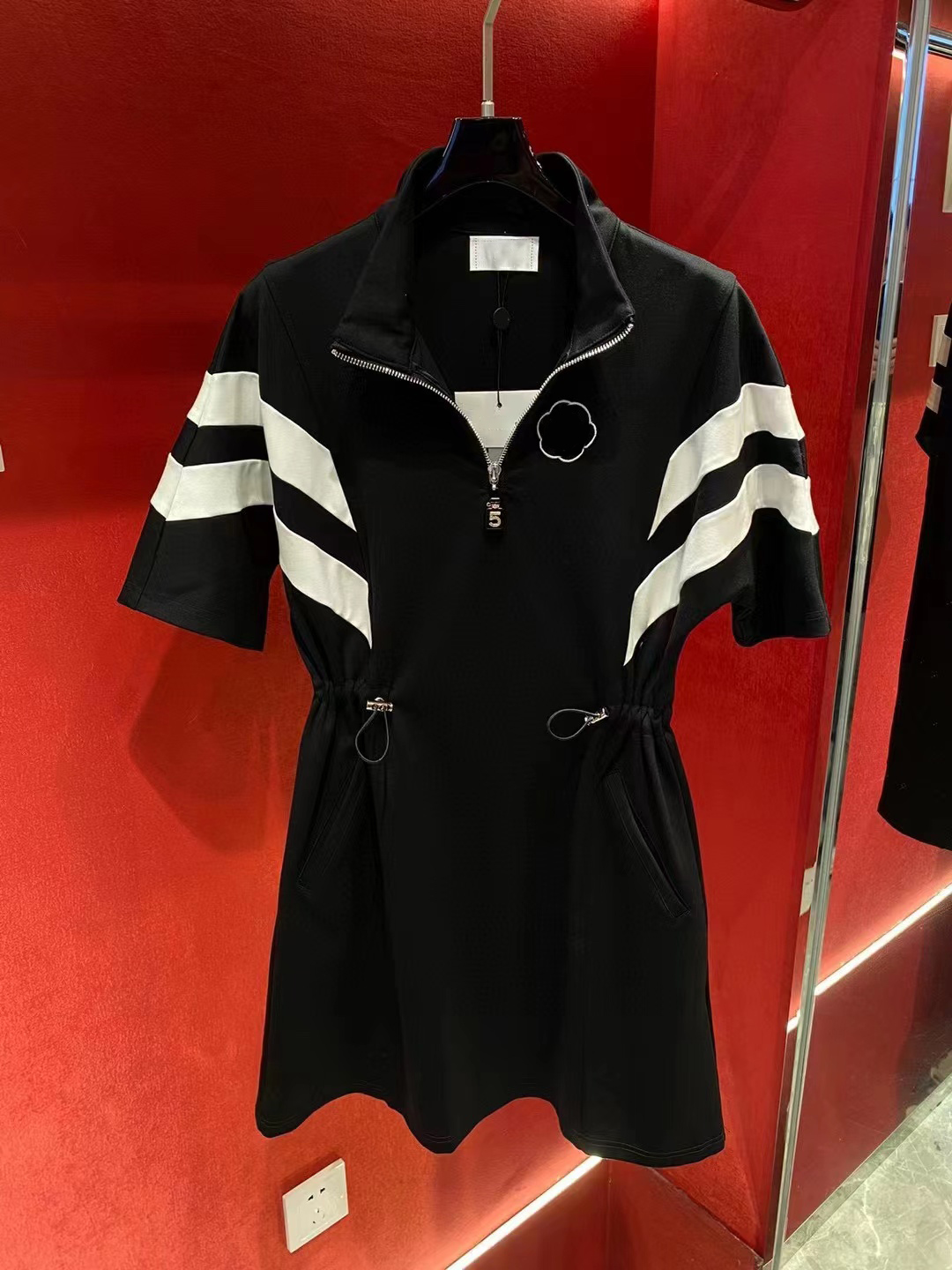 Dress Women Designer zipper dresses Blazer dress party Dress women Casual Dresses White dress Sleeveles Shirts Tops Flat Skirt Woman Slim Outwears dress for wedding
Dress Women Designer zipper dresses Blazer dress party Dress women Casual Dresses White dress Sleeveles Shirts Tops Flat Skirt Woman Slim Outwears dress for wedding