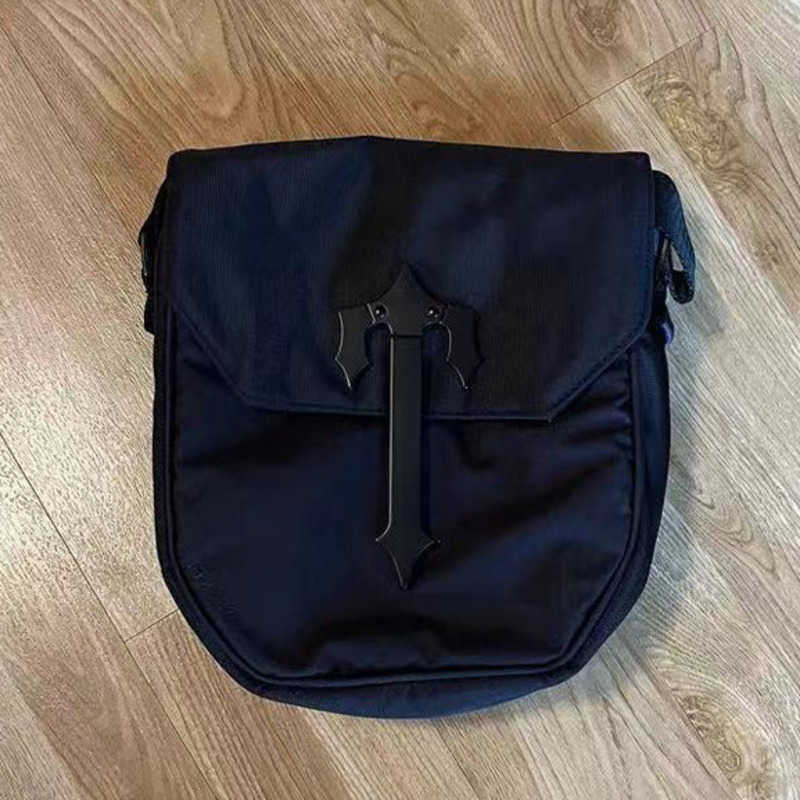 Trapstar Shoulder Bag Messenger Designer Men Women Satchel Wallet Handbag Fashion Canvas Cross body mini, Ferrous metal
Trapstar Shoulder Bag Messenger Designer Men Women Satchel Wallet Handbag Fashion Canvas Cross body mini, Ferrous metal