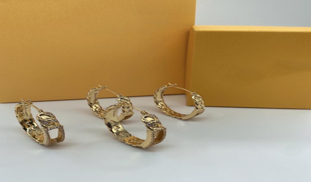 Women Fashion Ear Studs New Designer Jewelry Womens Earrings With Diamonds Weave Letters Earings Ladies Accessories For Party D2211226743
Women Fashion Ear Studs New Designer Jewelry Womens Earrings With Diamonds Weave Letters Earings Ladies Accessories For Party D2211226743