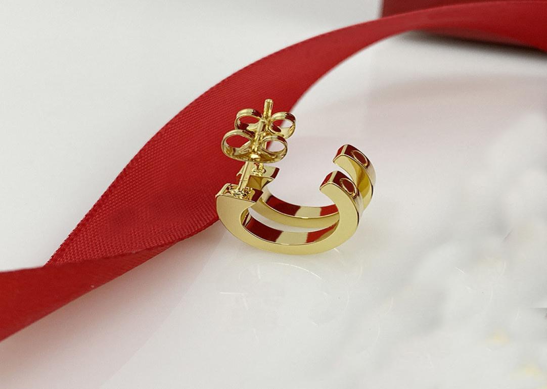 Stainless Steel Unique Small Hoop Love Couple Stud Earrings Studs 18K Gold Plated Fashion Brand Design Earrings for Women Girls7088379
Stainless Steel Unique Small Hoop Love Couple Stud Earrings Studs 18K Gold Plated Fashion Brand Design Earrings for Women Girls7088379