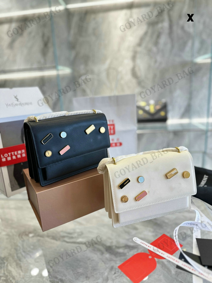 Mini Badge Chain Bag Wallet on Chain Black White Leather Quilted Diamond Luxury Designer Handbags Gold Hardware Card Holders Coin Purses Crossbody for Women Lady
Mini Badge Chain Bag Wallet on Chain Black White Leather Quilted Diamond Luxury Designer Handbags Gold Hardware Card Holders Coin Purses Crossbody for Women Lady