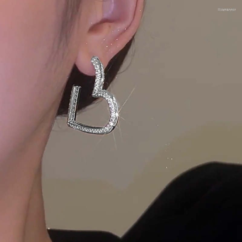Hoop Earrings CAOSHI Elegant Charming Lady Heart Shape Fashion Dazzling Zirconia Accessories For Engagement Ceremony Delicate Gift
Hoop Earrings CAOSHI Elegant Charming Lady Heart Shape Fashion Dazzling Zirconia Accessories For Engagement Ceremony Delicate Gift
