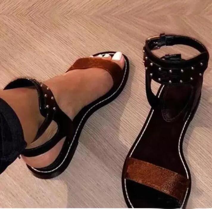 2023 classic rivet Women Sandals Summer fashion Sexy Ankle High Boots Men letter Gladiator Casual Flat designer Woman Shoes Ladies Beach
2023 classic rivet Women Sandals Summer fashion Sexy Ankle High Boots Men letter Gladiator Casual Flat designer Woman Shoes Ladies Beach
