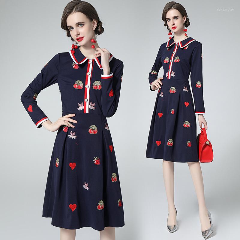 Casual Dresses High Quality 2023 Autumn Winter Patchwork Embroidery Strawberry Love Print Single Breasted Party Elegant Women, Navy blue
Casual Dresses High Quality 2023 Autumn Winter Patchwork Embroidery Strawberry Love Print Single Breasted Party Elegant Women, Navy blue