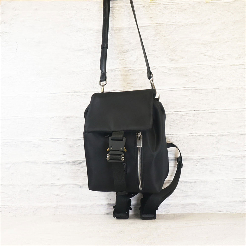 Fashion Bags Black ALYX Backpacks Men Women High Quality Bag Adjustable Shoulders 1017 9SM Alyx Shoulder Crossbody Bag
Fashion Bags Black ALYX Backpacks Men Women High Quality Bag Adjustable Shoulders 1017 9SM Alyx Shoulder Crossbody Bag
