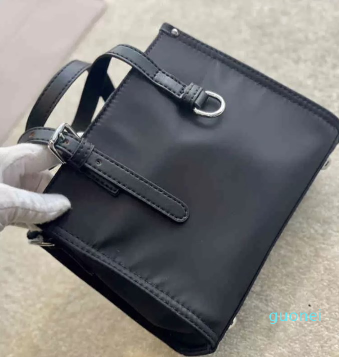 Shoulder Bags Totes Nylon Vintage Bag Messenger Bags Women Designer Handbags Shoppers Bags Crossbody Bag Purses Handbag
Shoulder Bags Totes Nylon Vintage Bag Messenger Bags Women Designer Handbags Shoppers Bags Crossbody Bag Purses Handbag