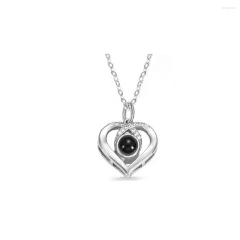 Chains Fashion Heart Shaped Couple Necklace Projection Custom Nano Po Alloy Cross Chain Pendant Jewelry Birthday Gift
Chains Fashion Heart Shaped Couple Necklace Projection Custom Nano Po Alloy Cross Chain Pendant Jewelry Birthday Gift
