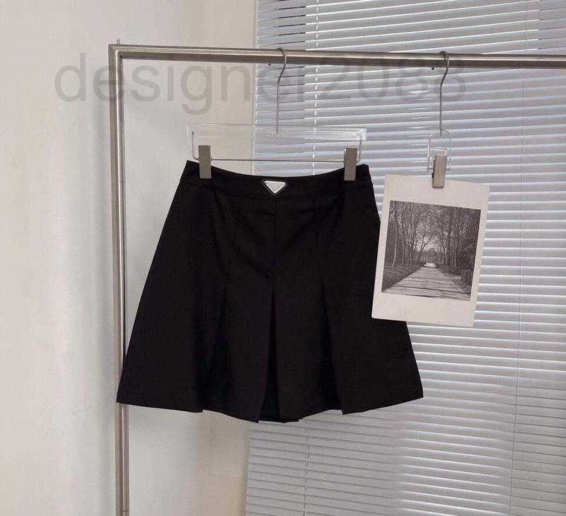 Skirts Designer Sexy Women Summer Short Skirt Ladies Girl Dress with Badge Letter Printed Dresses Highly Quality TAF1, Black-a
Skirts Designer Sexy Women Summer Short Skirt Ladies Girl Dress with Badge Letter Printed Dresses Highly Quality TAF1, Black-a