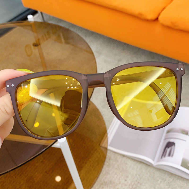 Sunglasses foldable UV resistant fashionable ultra light sun protection sunglasses under focus summer women's big face
Sunglasses foldable UV resistant fashionable ultra light sun protection sunglasses under focus summer women's big face