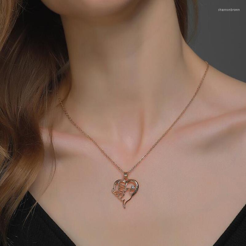 Pendant Necklaces Hollow Love Peace Pigeon Necklace Rhinestone Gold Silver Color Heart Shaped Clavicle Chain Collar Jewelry Gift 
Pendant Necklaces Hollow Love Peace Pigeon Necklace Rhinestone Gold Silver Color Heart Shaped Clavicle Chain Collar Jewelry Gift