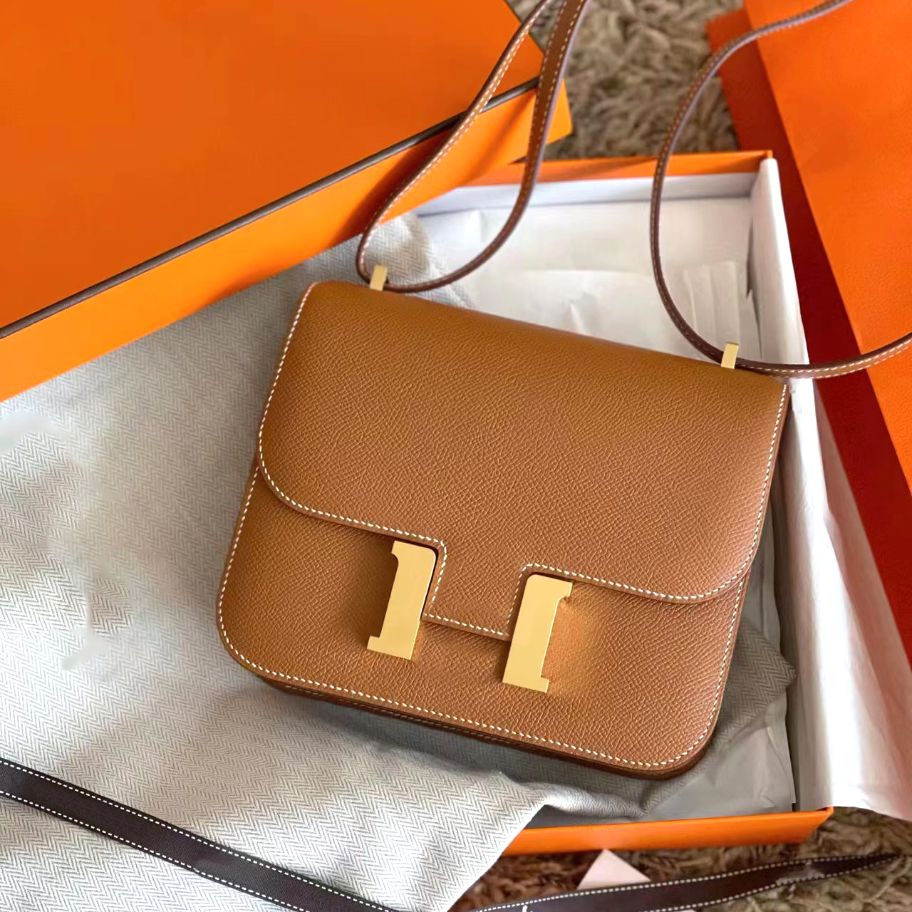 hermee Kangkang Classic totes clutch Cleo Crossbody Women's Shoulder bag Luxury Designer bag Constances Fashion mens Card Holders handbag Key wallets Metal H buckle, Orange
hermee Kangkang Classic totes clutch Cleo Crossbody Women's Shoulder bag Luxury Designer bag Constances Fashion mens Card Holders handbag Key wallets Metal H buckle, Orange