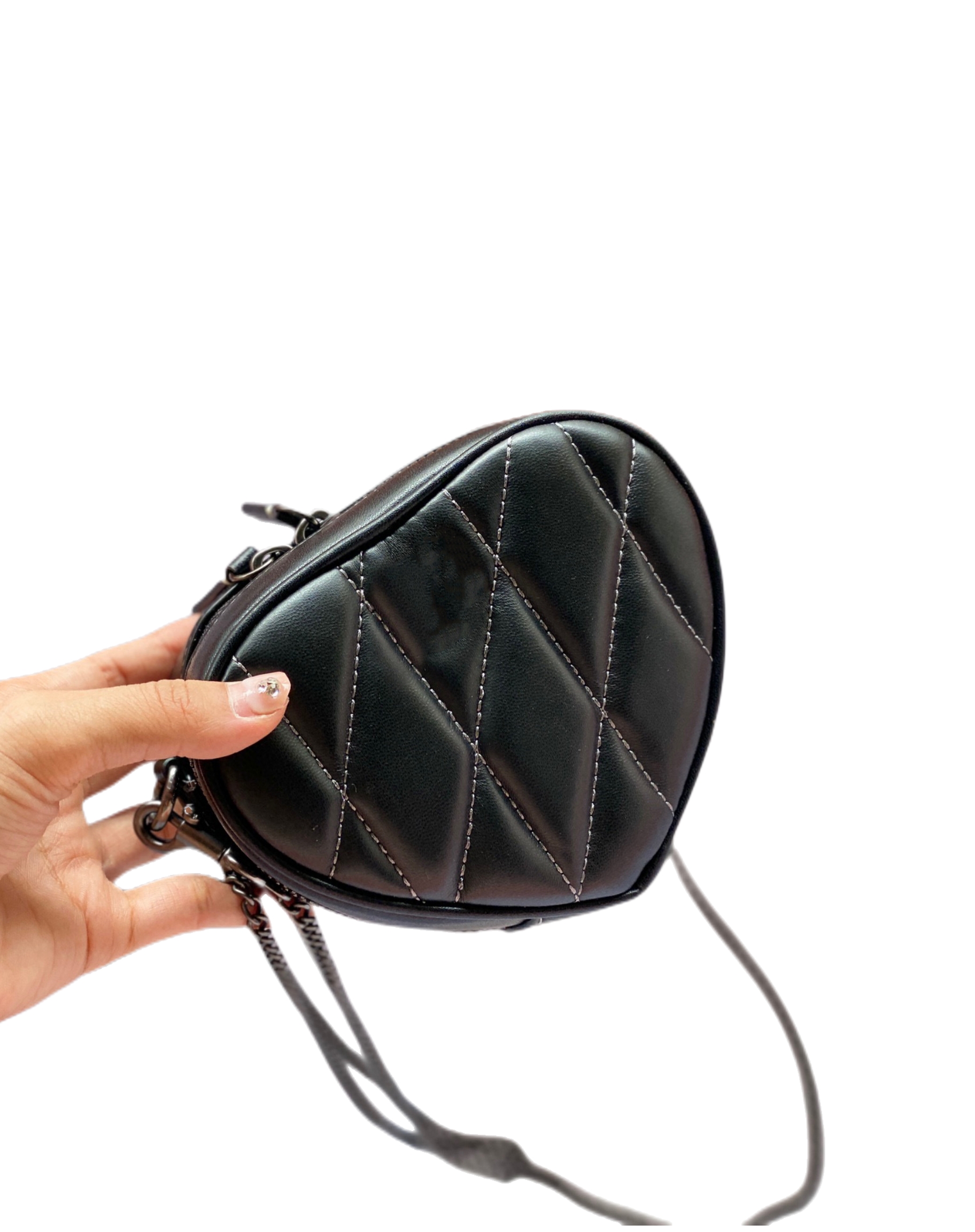 5A Fashion Luxury Women Shoulder Bag Cowhide Diamond Checker Large Capacity Zipper Heart Style Chain real Leather Crossbody Bag, Black
5A Fashion Luxury Women Shoulder Bag Cowhide Diamond Checker Large Capacity Zipper Heart Style Chain real Leather Crossbody Bag, Black