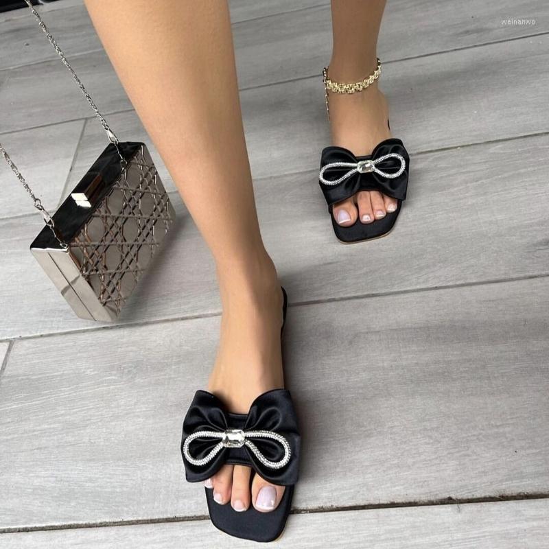 Slippers Women 2023 Summer Silk Rhinestone Bows Flat Bottom Square Head One-word All-match Low-heeled Sandals 36-42, Black
Slippers Women 2023 Summer Silk Rhinestone Bows Flat Bottom Square Head One-word All-match Low-heeled Sandals 36-42, Black