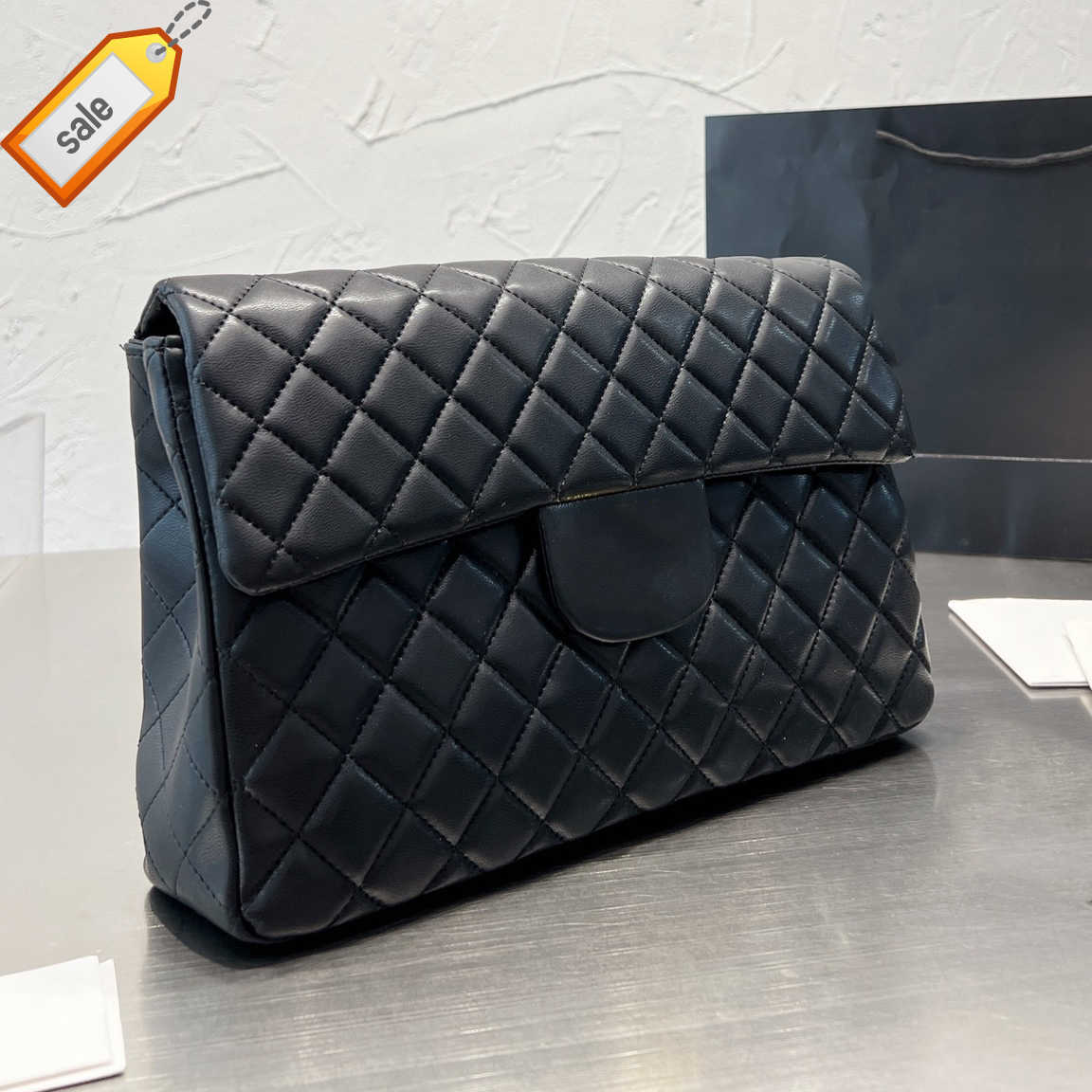Luxury Women's Brand Designers Shoulder Bags Fashion Black Classic Quilted Vintage Clamshell Bag Leather Diamond Gold Hardware Chain Crossbody Bag Factory Sales
Luxury Women's Brand Designers Shoulder Bags Fashion Black Classic Quilted Vintage Clamshell Bag Leather Diamond Gold Hardware Chain Crossbody Bag Factory Sales