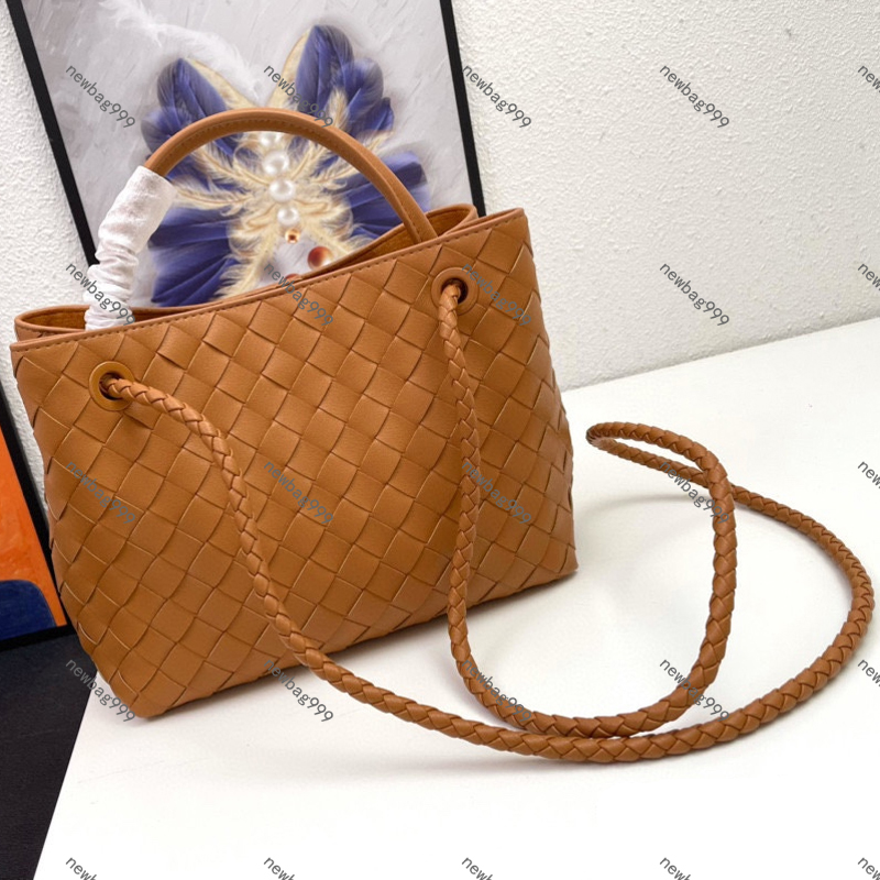 Designer Shoulder Bag Andiamo 23ss Handbags Women Crossbody bag Fashion It bag Genuine Leather woven cross body bags
Designer Shoulder Bag Andiamo 23ss Handbags Women Crossbody bag Fashion It bag Genuine Leather woven cross body bags