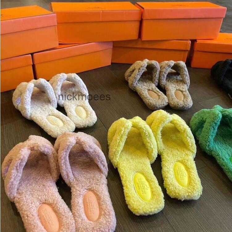Designers Women Soft Slippers Woolskin Sheepskin Insole Slides Winter Luxury Plush Fur Oran Sandals Rubber Sole Flat Slipper H656
Designers Women Soft Slippers Woolskin Sheepskin Insole Slides Winter Luxury Plush Fur Oran Sandals Rubber Sole Flat Slipper H656