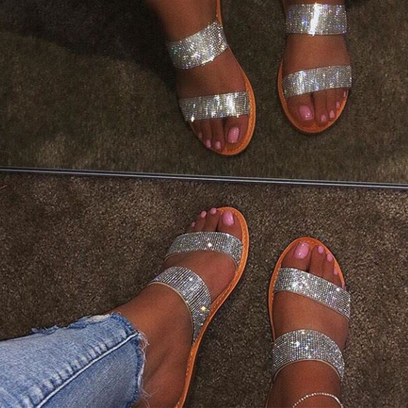 2023 Designer leather sandals and slippers ping women slide shine bright drill gold silver women sandals in the summer beach shoe rubber soles herringbone 36-42 HBP
2023 Designer leather sandals and slippers ping women slide shine bright drill gold silver women sandals in the summer beach shoe rubber soles herringbone 36-42 HBP