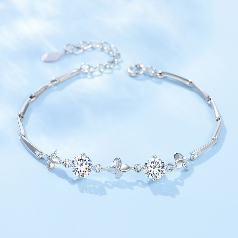 66scharm Bracelets Designer Jewelry S Sterling Sier Zircon Four-leaf Bracelet Small Fresh Female Diamond-encrusted Ornaments Leaves
66scharm Bracelets Designer Jewelry S Sterling Sier Zircon Four-leaf Bracelet Small Fresh Female Diamond-encrusted Ornaments Leaves