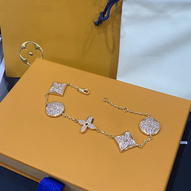 Classic Designers 18K Gold Plated Women Titanium Steel Charm Bracelets Fashion Gift Charm diamond