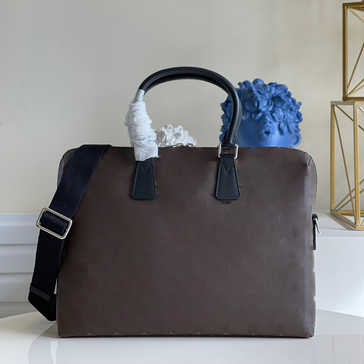 5A quality men bag Briefcase Damier Leather Designer document case Laptop Bag messenger bag Men's business shoulder bag Brown flower handbag purse, Size:37*28*6cm
5A quality men bag Briefcase Damier Leather Designer document case Laptop Bag messenger bag Men's business shoulder bag Brown flower handbag purse, Size:37*28*6cm