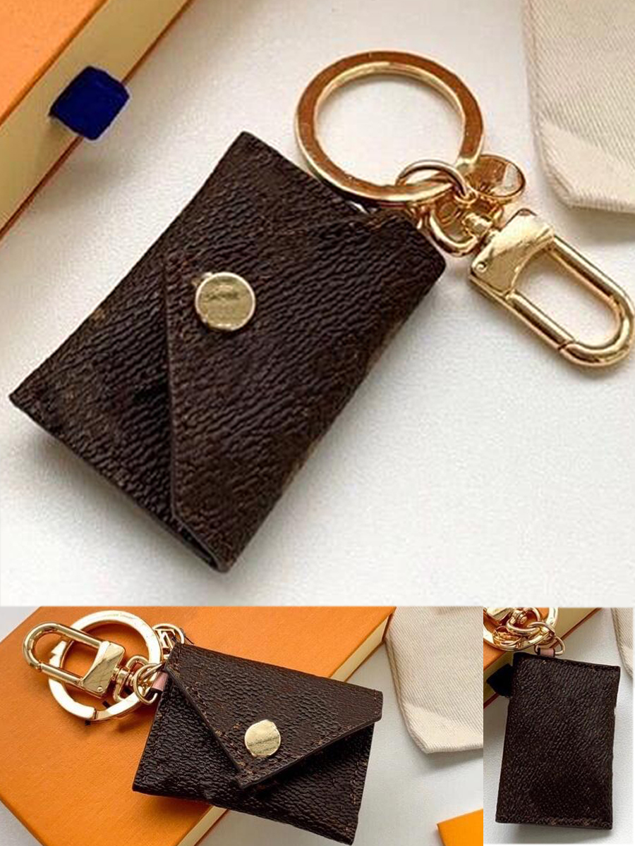 Designer Letter Wallet Keychain Keyring Fashion Purse Pendant Car Chain Charm Brown Flower Mini Bag Trinket Gifts Accessories No Box 24YL
Designer Letter Wallet Keychain Keyring Fashion Purse Pendant Car Chain Charm Brown Flower Mini Bag Trinket Gifts Accessories No Box 24YL