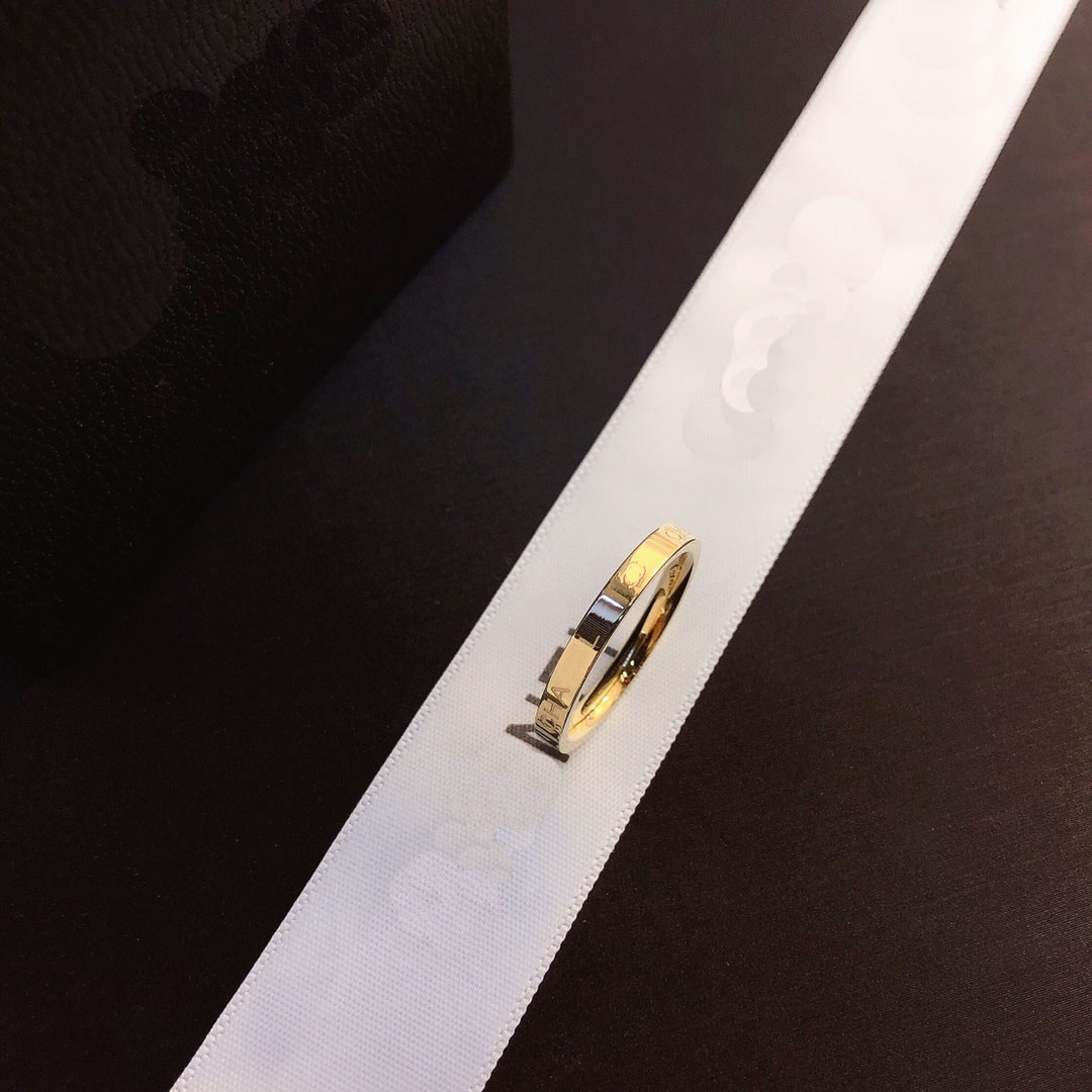 Love Designer Gold Rings Women Luxury Jewellery Rings Supplies 18K Gold Plated Stainless Steel New Pattern Ring Fashion Versatile
Love Designer Gold Rings Women Luxury Jewellery Rings Supplies 18K Gold Plated Stainless Steel New Pattern Ring Fashion Versatile