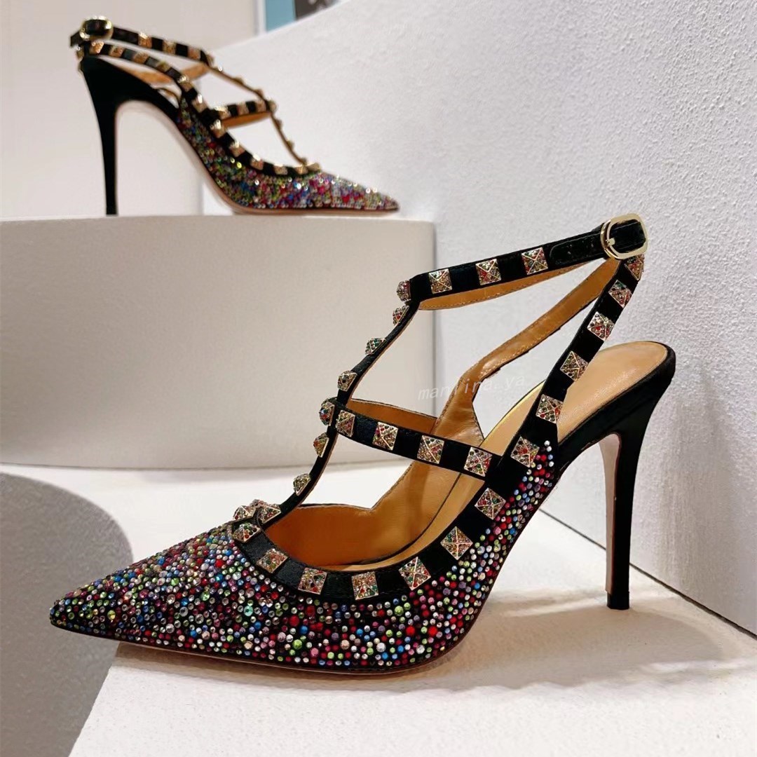 Flash diamond high-heeled sandals summer women's gladiator sandals new luxury brand rivet high-heeled shoes designer women's shoes 35--43 size 10.5Cm, Box
Flash diamond high-heeled sandals summer women's gladiator sandals new luxury brand rivet high-heeled shoes designer women's shoes 35--43 size 10.5Cm, Box