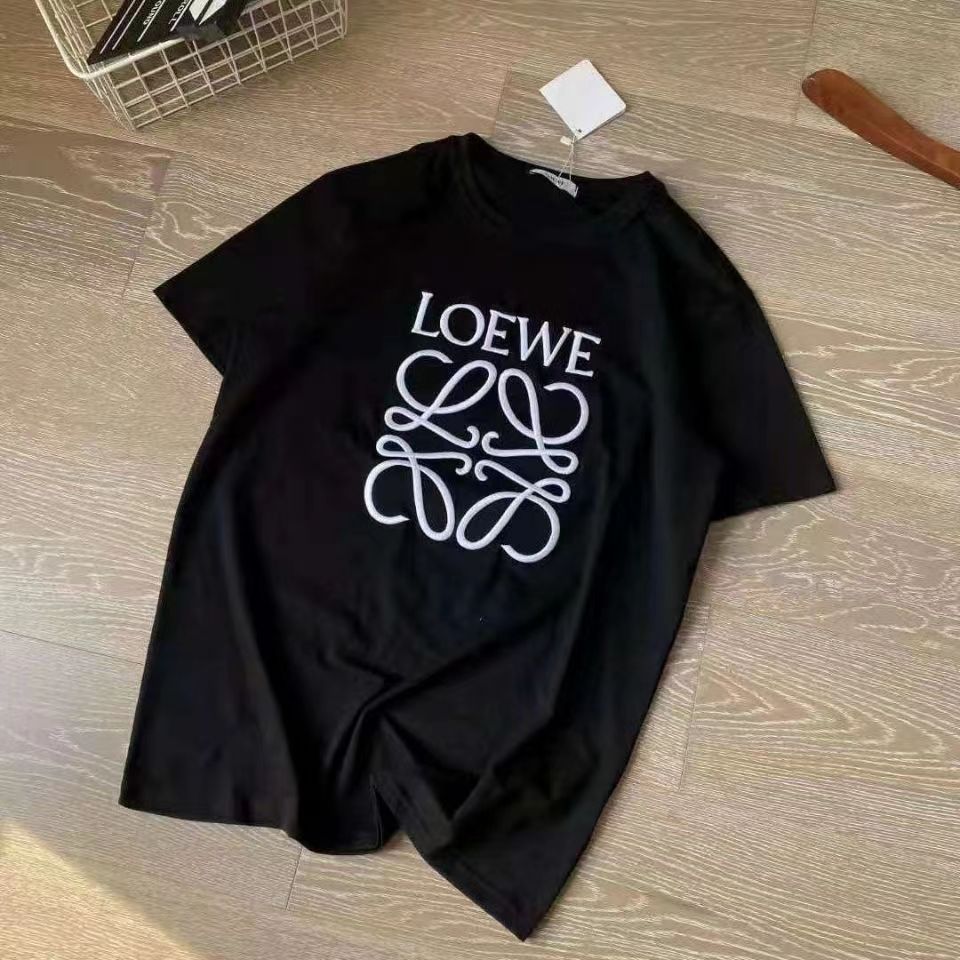 Loewe Shirt Mens T-Shirts Designer Tshirts Breathable Unisex Tops With Budge Shorts Tees Streewears S-5XL, Black
Loewe Shirt Mens T-Shirts Designer Tshirts Breathable Unisex Tops With Budge Shorts Tees Streewears S-5XL, Black