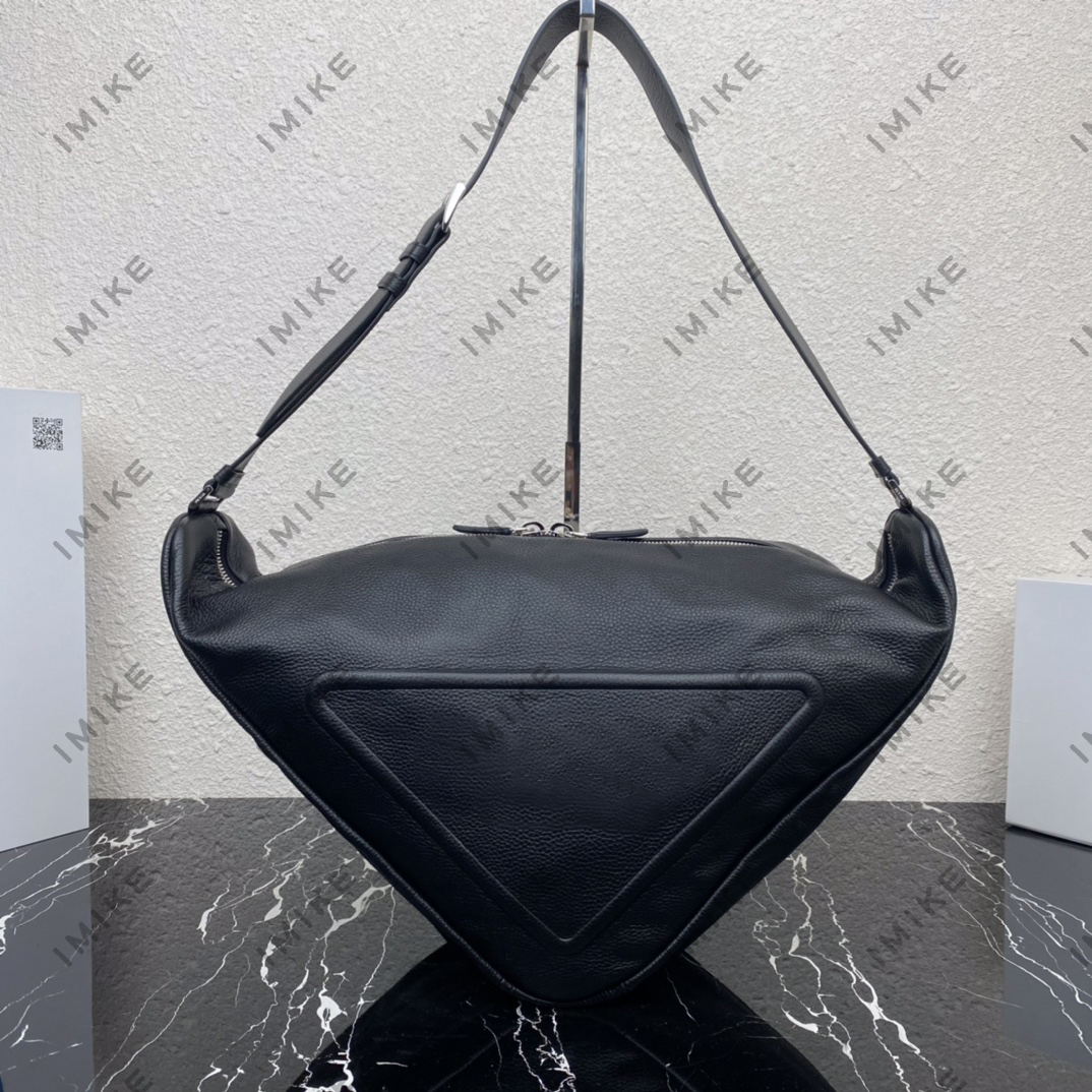 Leather triangle bag Large triangle bag Canvas triangle shoulder bag Brand luxury designer handbag Women designer bag Luxury zipper handbag Large capacity, White48*23cm
Leather triangle bag Large triangle bag Canvas triangle shoulder bag Brand luxury designer handbag Women designer bag Luxury zipper handbag Large capacity, White48*23cm