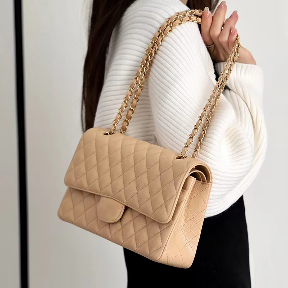 Designer Tote Bag Luxury Evening Bags 10A Mirror quality Caviar Flap Bags Chain Bag 25CM With Box C001
Designer Tote Bag Luxury Evening Bags 10A Mirror quality Caviar Flap Bags Chain Bag 25CM With Box C001