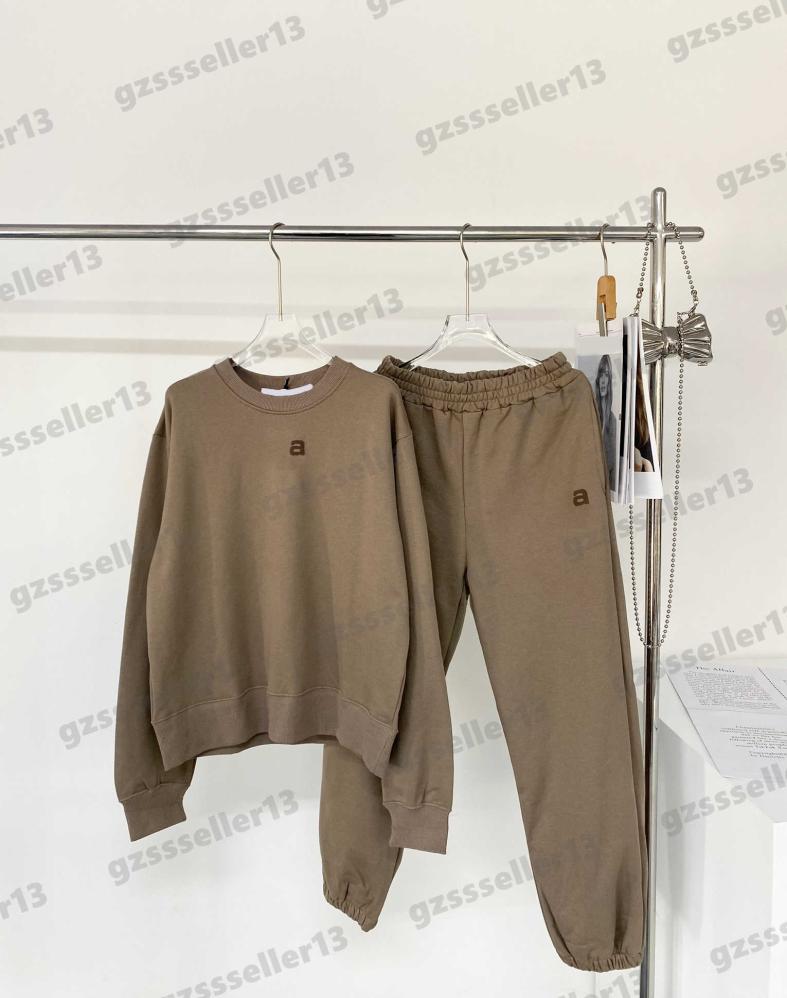 Women Two Piece Pants Designer Tracksuits Wang Letter Logo Round Neck Sweatshirts Flocked Foam Printed Letters Casual Suit Women C4650112
Women Two Piece Pants Designer Tracksuits Wang Letter Logo Round Neck Sweatshirts Flocked Foam Printed Letters Casual Suit Women C4650112