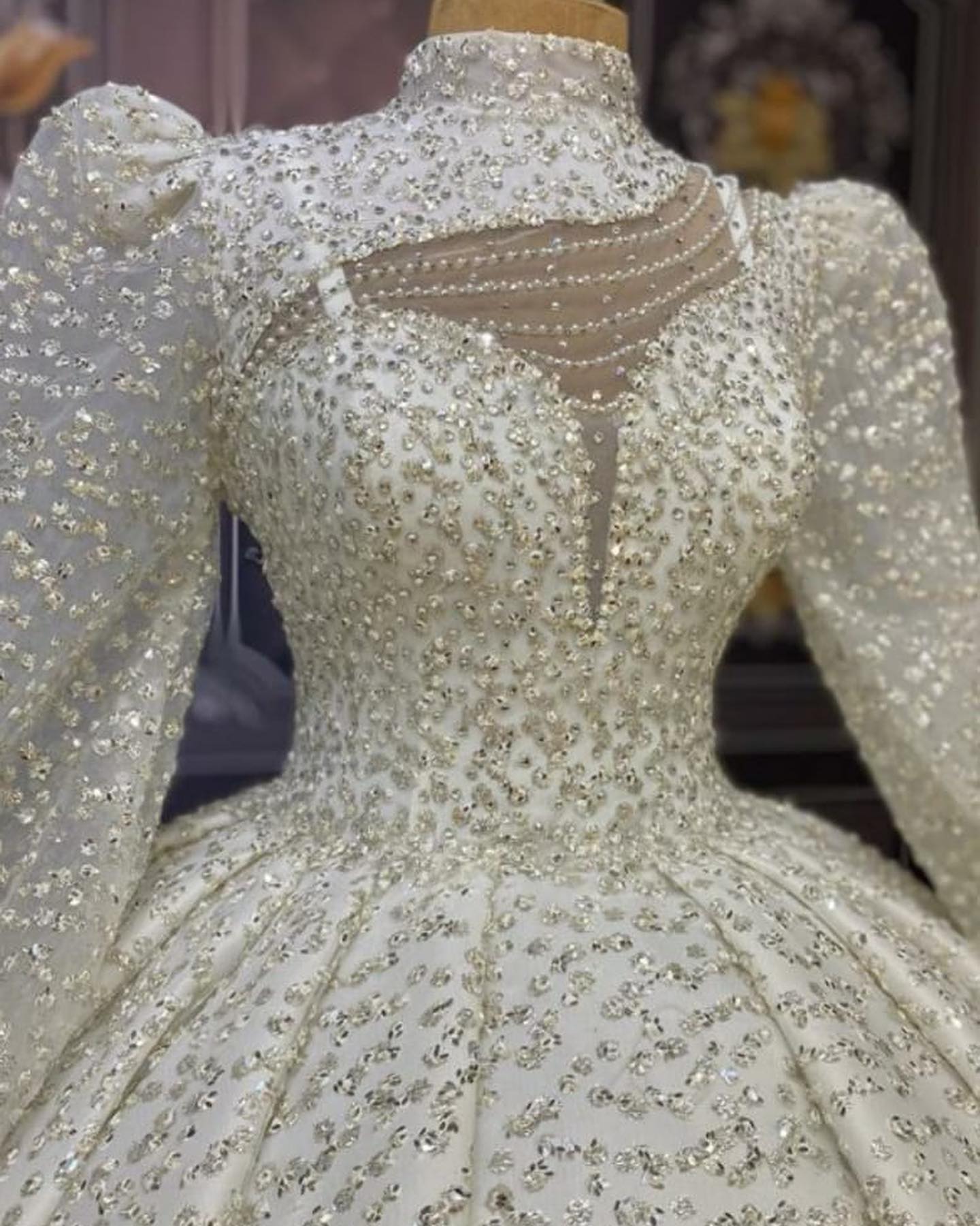 Luxury Ball Gown Wedding Dresses High Neck Art Design Hollow Long Sleeves Shining Applicants Backless Zipper Floor Length Custom Made Bridal Gown Vest