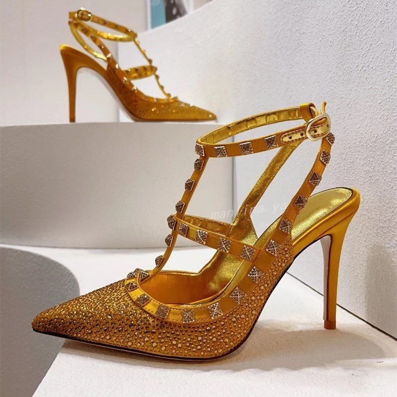 Flash diamond high-heeled sandals summer women's gladiator sandals new luxury brand rivet high-heeled shoes designer women's shoes10.5Cm 35--43 size, Fleshbox
Flash diamond high-heeled sandals summer women's gladiator sandals new luxury brand rivet high-heeled shoes designer women's shoes10.5Cm 35--43 size, Fleshbox