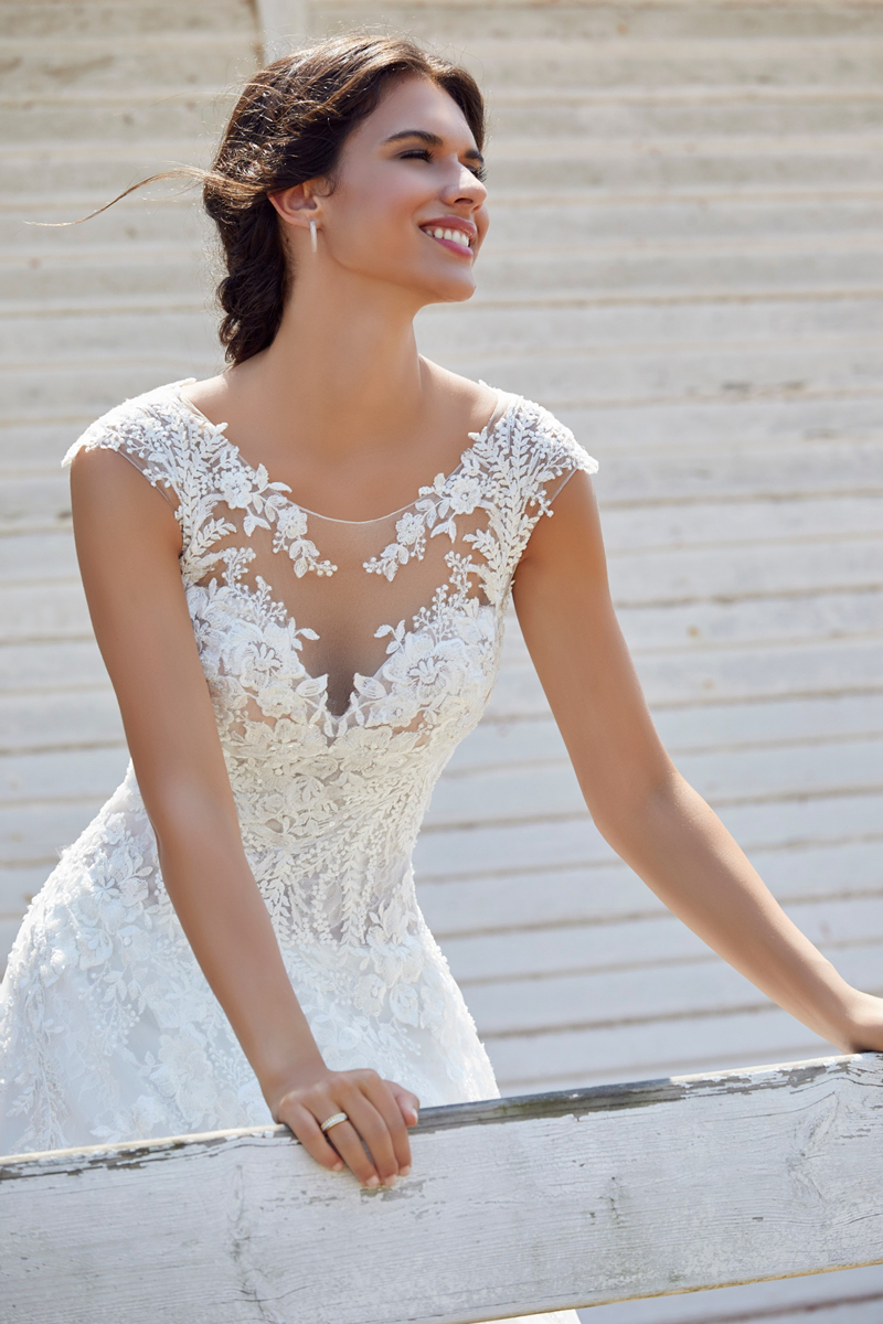 2023 Bohemian A Line Wedding Dresses Sleeveless Lace Applique Long Tulle Bridal Gowns Modern Boho Beach Vestido De Novia Robe Mariage