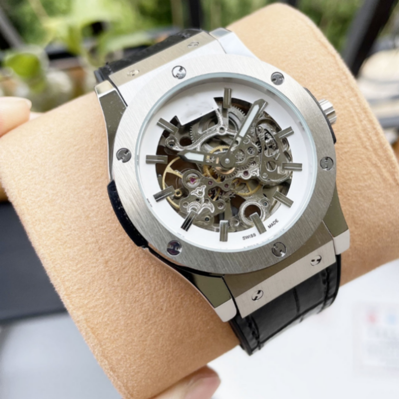 AAA men's mechanical watch, multifunctional design, fully automatic mechanical movement, sapphire mirror surface, bb
AAA men's mechanical watch, multifunctional design, fully automatic mechanical movement, sapphire mirror surface, bb